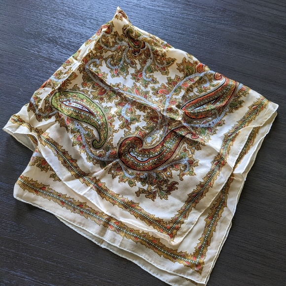 Vintage WPL 6119 Hand Rolled Scarf Wrap Made In Japan - Picture 5 of 6